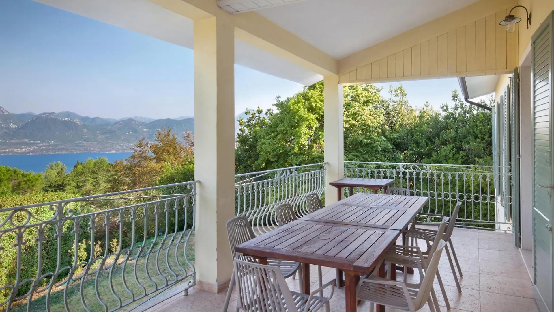 Villa Ilaria With Private Pool And Lake View Torri Del Benaco