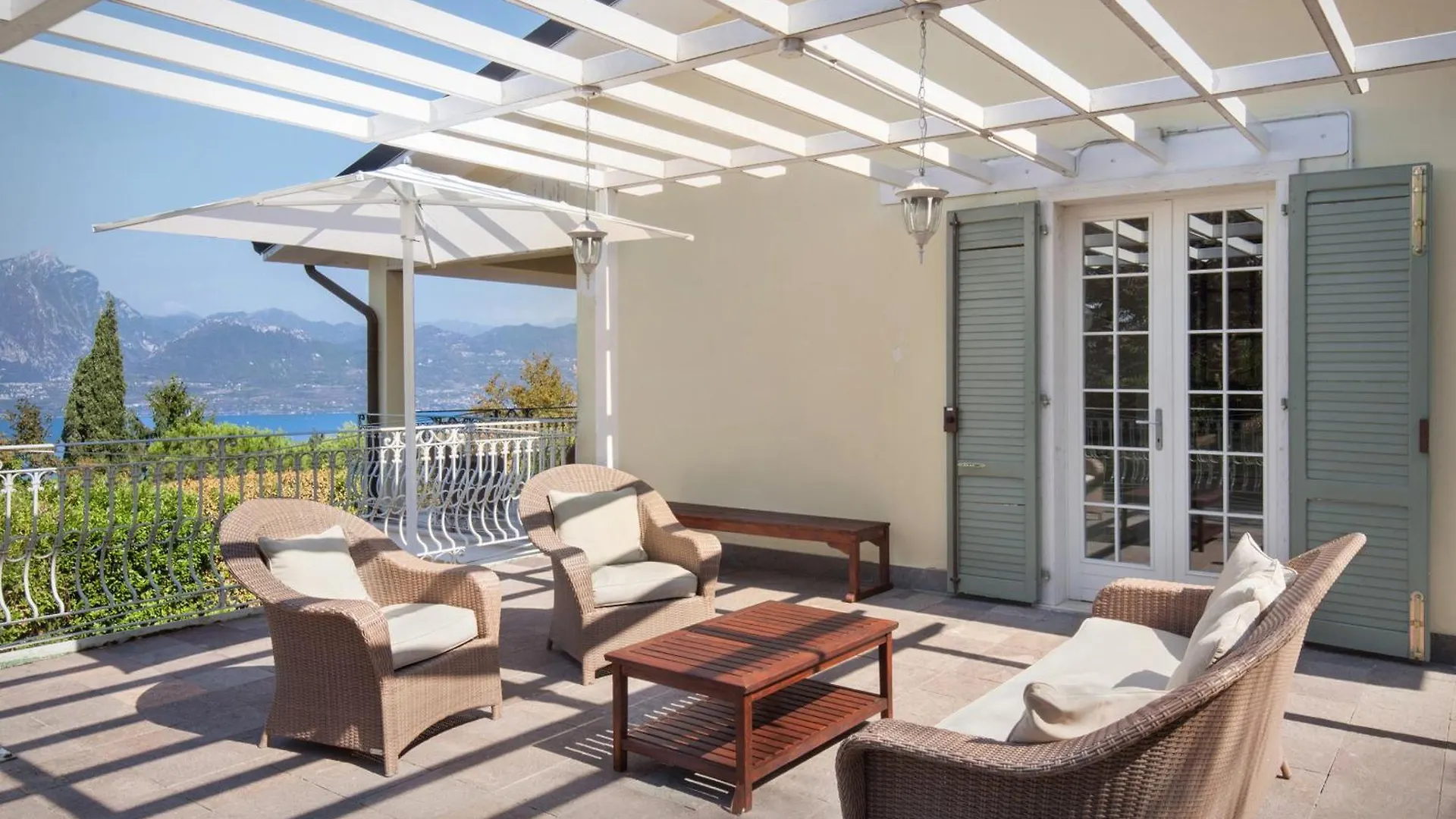 Villa Ilaria With Private Pool And Lake View Torri Del Benaco