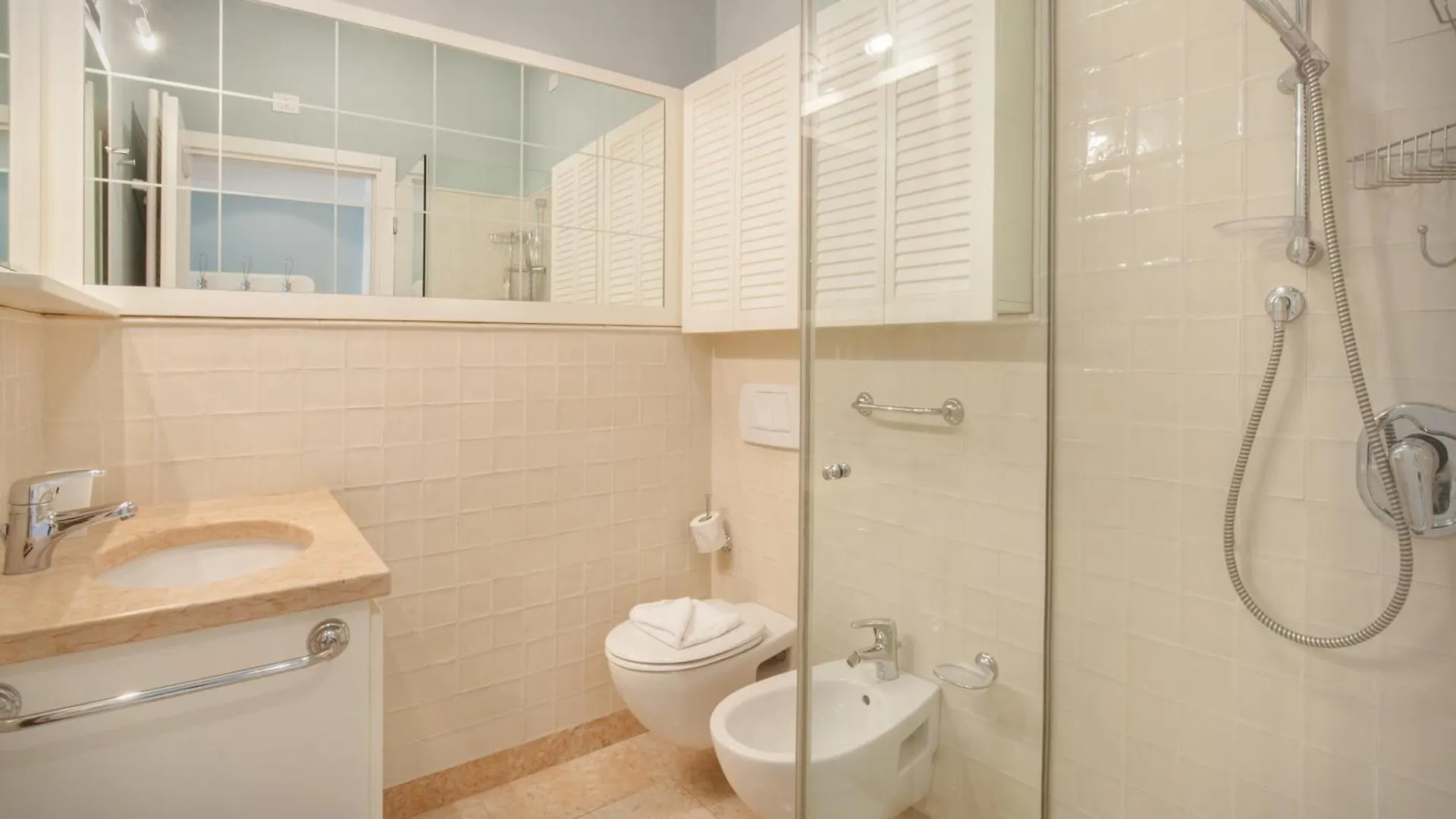 Villa Ilaria With Private Pool And Lake View Torri Del Benaco 0*,  Italy