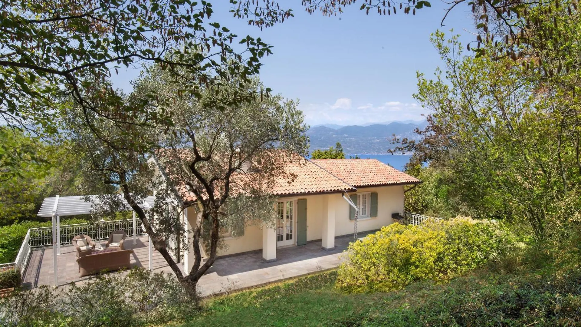 Villa Ilaria With Private Pool And Lake View Torri Del Benaco Italy